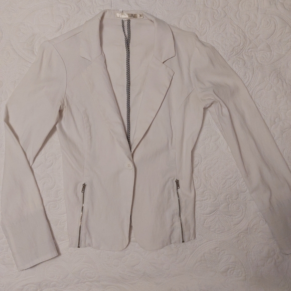 White blazer ○ with zipper pockets + striped cuffs - Picture 2 of 6